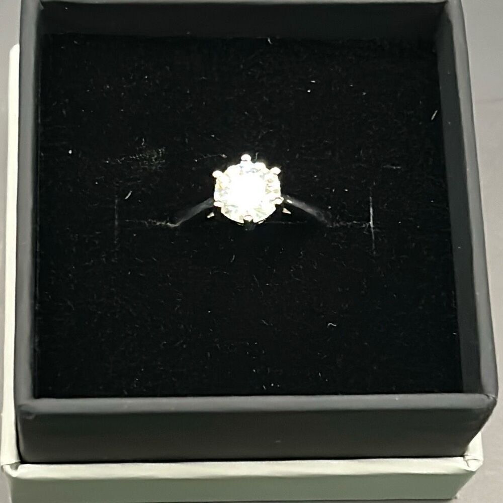D Luxury 925 Sterling Silver 2ctw Moissanite Ring Size 9 Round Solitaire Design